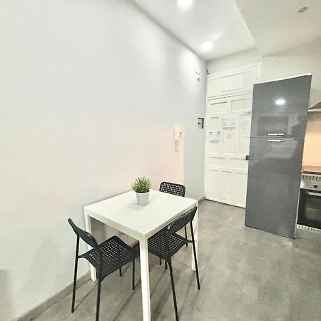 Centro Ferrocarril 2 Metro Delicias Appartement Madrid Buitenkant foto