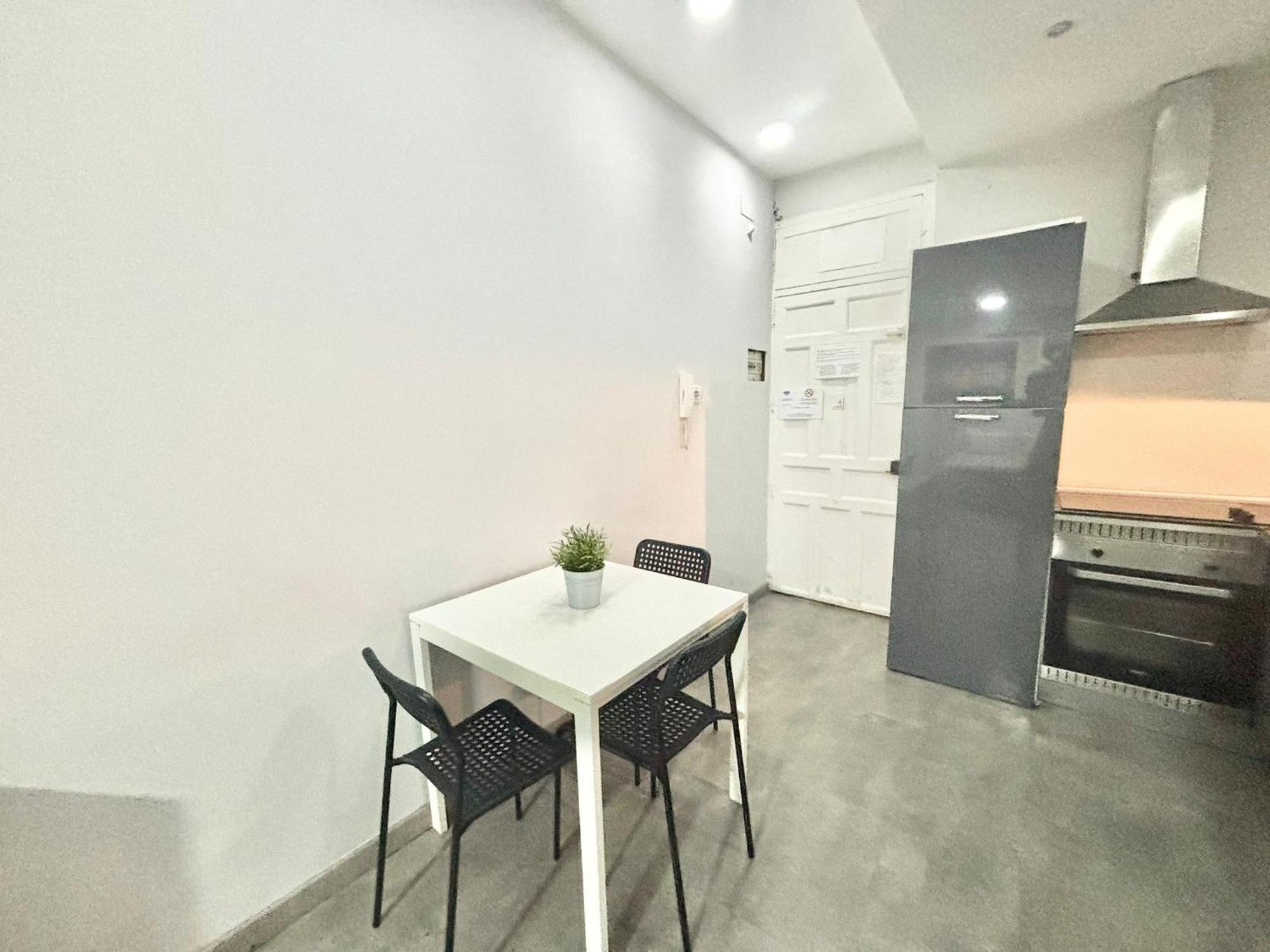 Centro Ferrocarril 2 Metro Delicias Appartement Madrid Buitenkant foto